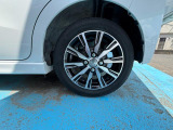 ご納車前には、法定12ヶ月点検相当の点検を実施いたします。プロの整備スタッフが点検をするので、安心して中古車にお乗りいただけます。
