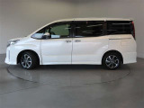 両側パワースライドドア付きだから、狭い駐車スペースなどでの 乗り降りラクラク!小さなお子さまのいるご家庭には嬉しい装備。