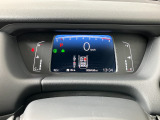 ホンダセンシング装着車となっております。衝突軽減ブレーキ、誤発進抑制機能、歩行者事故低減ステアリング、路外逸脱抑制機能、アダプティブクルーズコントロール、車線維持支援システム他、8つの機能で幅広く支援