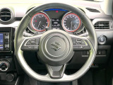 【ステアリングスイッチ】運転中、前方から目線をそらすことなく、オーディオ等の操作が可能な便利機能!安心&快適なドライブを演出してくれます♪