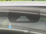 【トヨタセーフティセンス】走行中に前方の車両等を認識し、衝突しそうな時は警報とブレーキで衝突回避と被害軽減をアシスト。より安全にドライブをお楽しみいただけます。