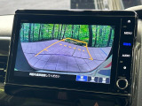 【バックカメラ】駐車時に後方がリアルタイム映像で確認できます。大型商業施設や立体駐車場での駐車時や、夜間のバック時に大活躍!運転スキルに関わらず、今や必須となった装備のひとつです!
