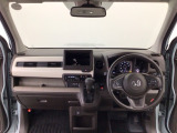 【前方視界】開放的な前方視界!運転がしやすく疲れにくいです♪窓が大きく、見通しがとっても良いおクルマですよ♪