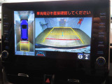 バックガイドモニターで、後方を確認しながら安心して駐車することができます。運転初心者も熟練者も必須の機能ですよ!