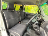 運転席シート廻りは使用感も少なく、良好な状態となっています。前オーナー様が丁寧に使っていたことがよくわかりますね。