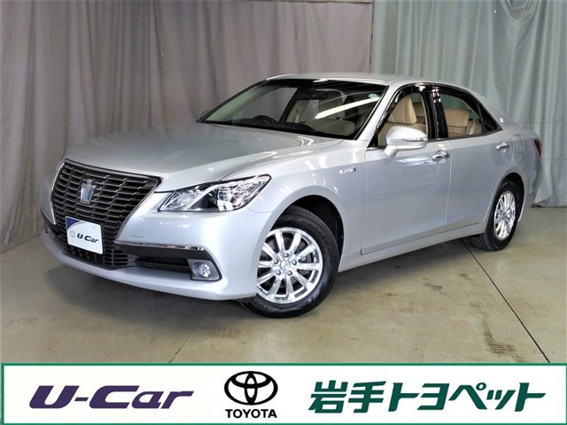 クラウン ハイブリッド 2.5 ロイヤルサルーン Four 4WD 