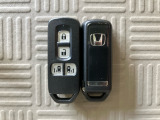 【スマートキー】持っているだけでエンジン始動や、ドアロックの開閉まで出来ちゃう賢く便利なスマートキーを装備!イモビライザーでセキュリティー対策もOK!