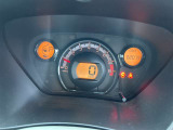 整備スタッフは国家資格を持つプロの整備士です。車検の受入/中間/完成検査と保安基準発行のすべても自社で行います。