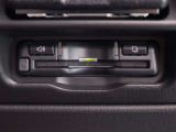 埋め込みタイプのETC。車のデザインと一体となった収納型タイプ。※再セットアップのお申込および再セットアップ料金は別途必要になります。