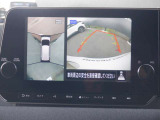 まるで上空から見下ろしているような感じで駐車が楽にできるインテリジェントアラウンドビューモニター!幅寄せが苦手な方でもサイドビューで確認することができますよ♪