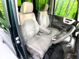 運転席シート廻りは使用感も少なく、良好な状態となっています。丁寧に使われていたことがよくわかりますね。