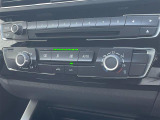 【オートエアコン】車内温度を感知して自動で温度調整をしてくれるのでいつでも快適な車内空間を創り上げます。