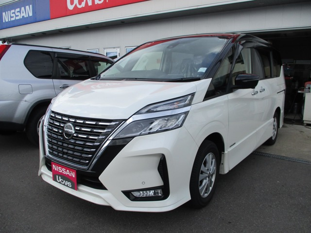 セレナ 2.0 ハイウェイスター V 4WD 