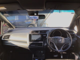 【前方視界】開放的な前方視界!運転がしやすく疲れにくいです♪窓が大きく、見通しがとっても良いおクルマですよ♪