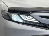 【LEDヘッドライト】悪天候や夜間走行時も良好な視界を確保し安心して運転できる高輝度LEDヘッドライトを装備!点灯速度が早く、消費電力も抑えられています。