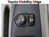車内からワンタッチでドアミラーの格納ができて便利です。