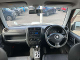 内装クリーニング済みです。しっかり綺麗にしていますので、是非お確かめください。納車時にはもう一度キレイにいたしますよ!