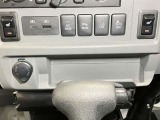 【運転席&助手席シートヒーター】背面と座面、両方から体を直接温めるので、冬場でも快適に運転ができます!