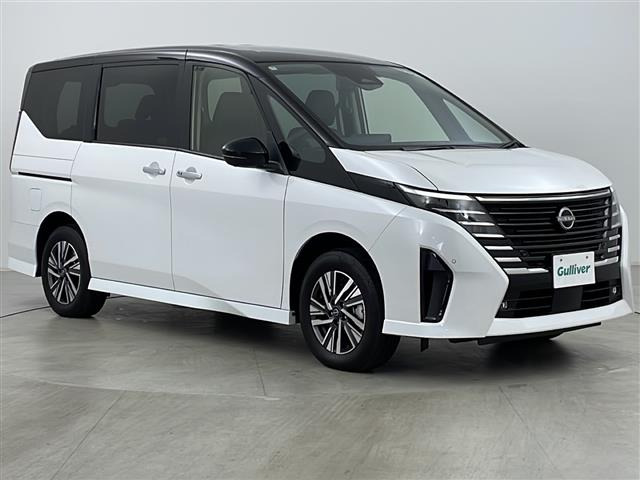 セレナ1.4 e-4ORCE ハイウェイスターV 4WD本革シート