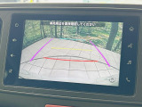 【バックカメラ】駐車時に後方がリアルタイム映像で確認できます。大型商業施設や立体駐車場での駐車時や、夜間のバック時に大活躍!運転スキルに関わらず、今や必須となった装備のひとつです!