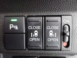 運転席からもスライドドアをボタン操作でスピーディーに開閉できます!またスマートキーでも操作できるので便利です。