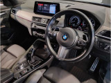 ☆センターパネルを運転席側に僅かに傾けたBMW独特のインパネ☆【駆け抜ける歓び】はここからもスタートしております☆