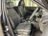 乗降がしやすい運転席。高さが調節できて小柄な方でもベストポジションをとることができます。