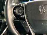 ステアリングにオーディオ操作スイッチが付いています。オーディオ画面に直接タッチしなくても操作が出来ますので、運転に集中できます。