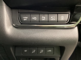 安全装置のスイッチは運転席パネル右下に集約されています。任意で切り替え可能なため状況に合わせてお使いください。