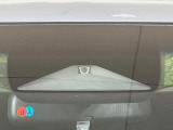 【ホンダセンシング】走行中に前方の車両等を認識し、衝突しそうな時は警報とブレーキで衝突回避と被害軽減をアシスト。より安全にドライブをお楽しみいただけます。