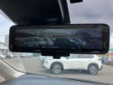 インテリジェントルームミラー☆カメラの映像を映すことで荷物や人が乗っていても後方視界を確保できます☆