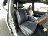 みなさまのお車選びのお手伝いをさせてください!スタッフ一同心よりご来店、お問い合わせをお待ちしております!