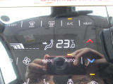 スマートフォンのような操作感覚 タッチパネルオートエアコン