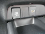 当社には、電動四輪スクーターも取扱いをしてます。歩くのが大変な方、運転免許証の更新をあきらめた方、ぜひ乗ってみて下さい。あなたの足になります。簡単運転、免許不要です。お問合せ番号は 0778-52-1246まで!