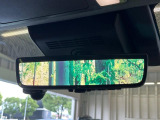【デジタルインナーミラー】後方を広く見渡せる車体後部にカメラを取付け、ルームミラー内のモニターに表示します。様々な環境でクリアな後方視界を確保。安心して運転することができます。