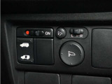 ◆片側電動スライドドア◆狭い駐車場でも乗り降りが楽々♪お子様が隣の車にドアを当ててしまう心配もございません!小さなお子様連れの方もこれで安心。