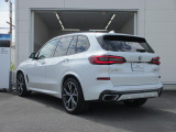 BMW認定中古車は、ドイツ本社と同様の教育・訓練を受けたBMW専門のメカニックが100項目以上のポイントを徹底的にチェックし、整備したうえでご納車させていただきます。