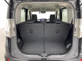【トランク】積み込みやすくて、たっぷり積める荷室です。シートアレンジできるものは、乗車人数と荷物の量や大きさによってシートを動かすことができるので、より快適なドライブが可能です!