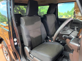 運転席シート廻りは使用感も少なく、良好な状態となっています。丁寧に使われていたことがよくわかりますね。