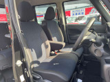 ひじ掛けが付いて運転が楽です