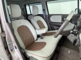 【4人乗り】座り心地が良いシートなので長時間の運転でも快適にお過ごしいただけます。新品のフロアマットのご注文も可能です。掲載箇所以外にご希望の写真がございましたらお気軽にお問い合わせ下さい。