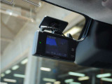 ◆ドライブレコーダー◆映像・音声などを記録する自動車用の装置です。 もしもの事故の際の記録はもちろん、旅行の際の思い出としてドライブの映像を楽しむことができます。