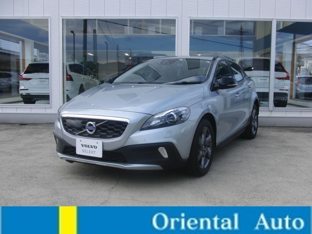 V40クロスカントリーD4 SE ディーゼル