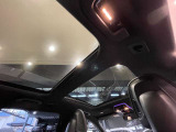 車両は屋内展示しておりますので天候に関係なくごゆっくりコンディションご確認頂けます。車両を倉庫へ保管している場合が御座いますのでご来店前に在庫確認頂けると幸いです。TEL072-784-8800