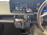 オートエアコンのお車ですので室内の温度をスムーズに調整してくれます♪