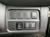 運転支援システムも多数装備されております。追突被害を軽減するエマージェンシーブレーキも付いております。