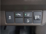 ◆障害物センサー◆車庫入れの時などに近くに障害物がある場合、障害物までの距離を音で知らせてくれます。