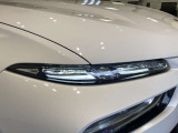 BMWの伝統の丸目4灯ヘッドライトでございます。LEDライトで視認性もよく明るく安全性の向上につながります。