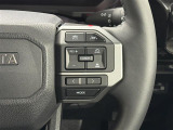 【レーダークルーズコントロール】従来のクルコンの機能に加え、先行車に接近すると、安全な車間距離を保ちながら先行車の車速に合わせ追従するシステム。