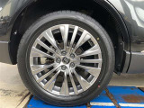 純正アルミホイール。225/55R19